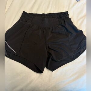 lululemon athletica Black Women's Hotty Hot 2.5 Athletic Shorts